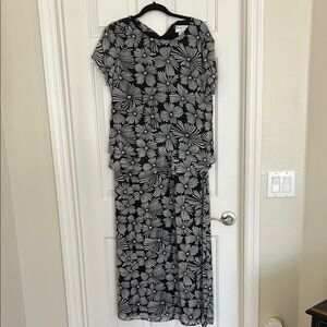 Mary McFadden Black and White Flutter Sleeve Maxi Dress Sz 20 W